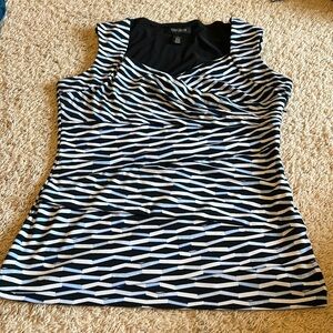 Super cute stretchy BHWM sleeveless top